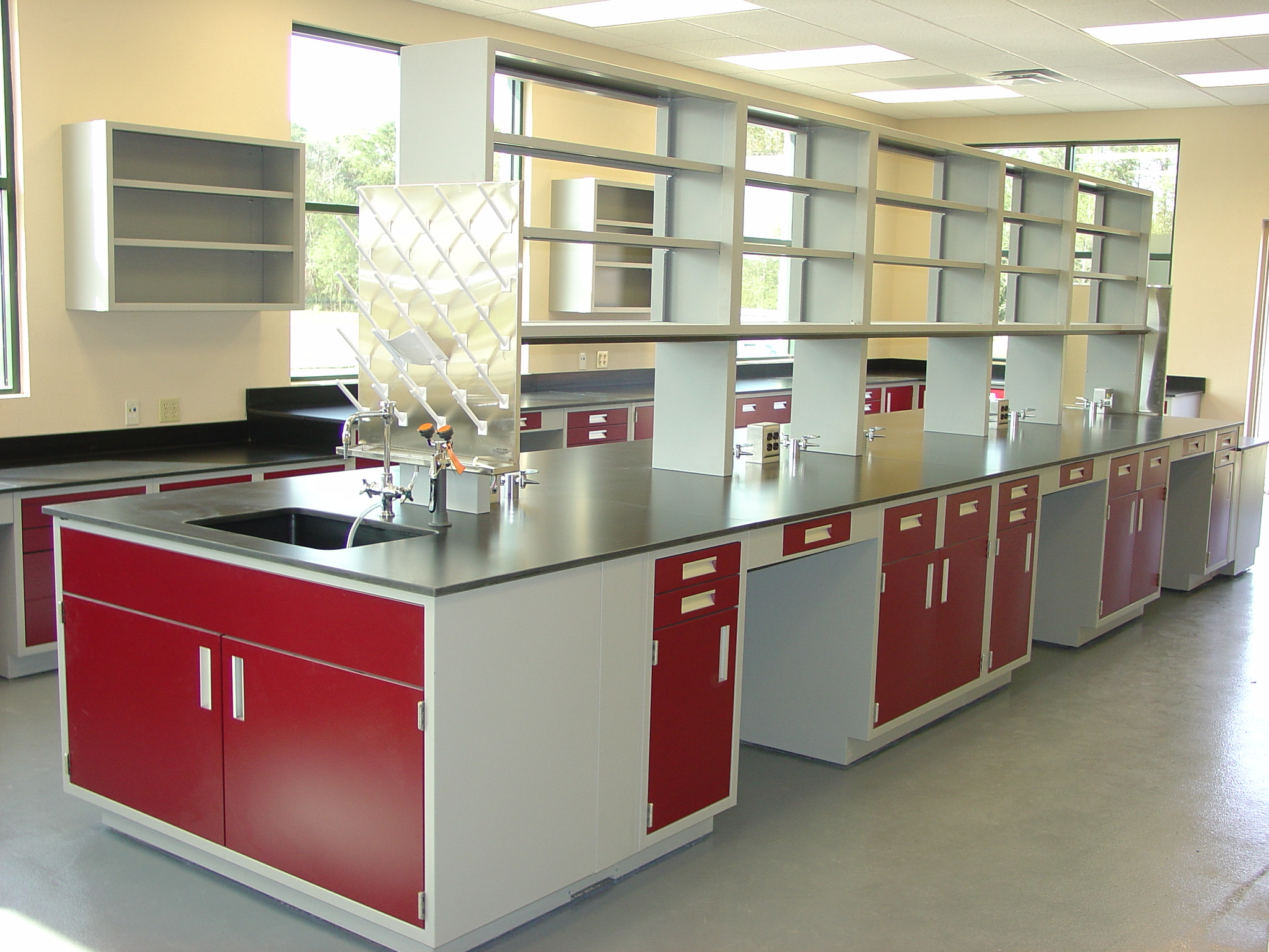 Лабораторная мебель для микробиологической лаборатории
