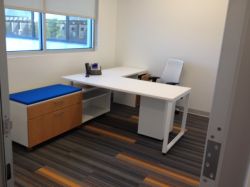 Wood_front_Open_Plan_lateral_with_blue_cushion